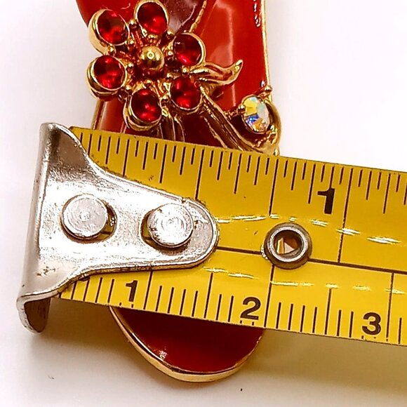 Vintage Avon Brooch Gold Tone Red Enamel Hat Rhinestone Flower Accents Lapel Pin - Picture 11 of 12